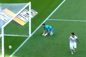 Гол Мамаева принес победу команде Смолова