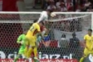 Хет-трик вывел Роберта в лучшие бомбардиры отбора