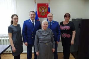 В Порецком и Цивильске вникли в 25 лет Конституции