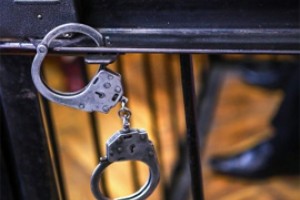 Ограбившим аликовский магазин дали 12 лет на двоих 