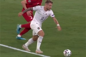 Италия показала хозяйский футбол