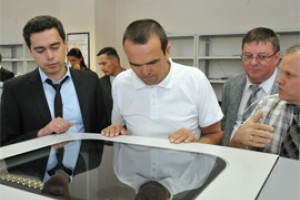 Бреслер и АБС Электро огласили поддержку