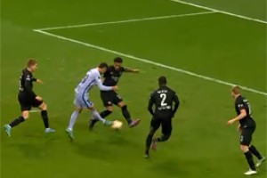 Барса и без Месси фирменной стенкой забила Айнтрахту