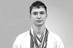 Чемпиона по каратэ убил ток во дворе