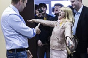  Навального доставили в суд по листовкам 