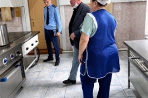 Взятка экс-офицеру добавила зэкам 9 лет