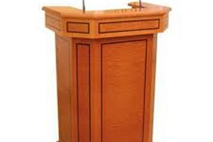 Уже втащили декорации