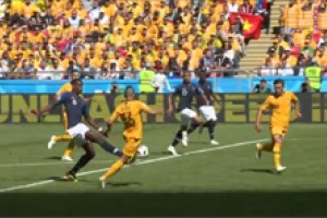 Французы начали с компьютерного выигрыша