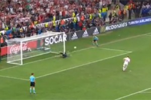 Нещадно везучие португальцы прошли в полуфинал