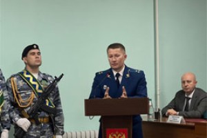 Эдуард Гиматов пожелал приставам энергии 