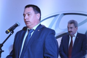 Чебоксарам подкатили к выборам автоцентр