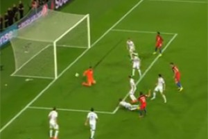 Матчи отбора вершат секунды добавленных минут