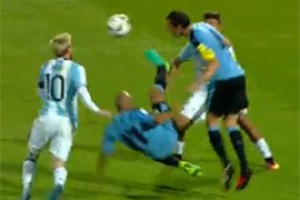 Месси забил Уругваю в отборе 