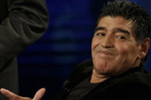 Марадону с Платини подключили к скандалу 