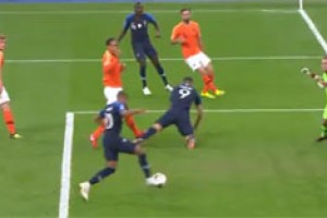 Куман нащупал гол Дешаму 