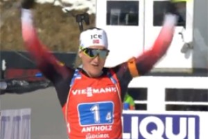 Рейселанд с Экхофф вырвали золото эстафеты Антхольца