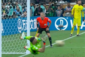 Килиан обыграл Лионеля, но Месси чемпион 