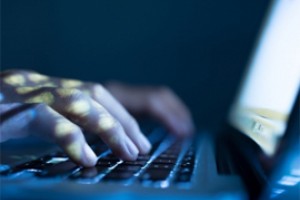 Порушившую в Нюрши тайну знакомой мужа взяли в дело