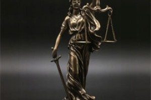 Надзор отбирает права водителей по иску