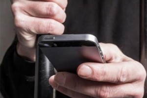 Племянник отсидит 3 года за 8 тысяч с мобильника тети