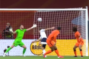 Италия Манчини превзошла Нидерланды Дуайта