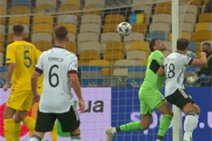  В игре без автобуса германцы чуток посильнее 