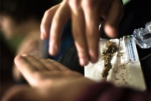  Селянина из Тюнзыры отдали суду за кило наркотика