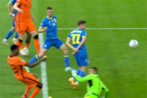 Гром в Амстердаме завершился легким разгромом  