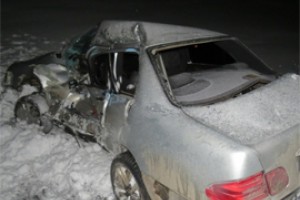 В ночном таране поезда у Карамеи пострадал Мерседес