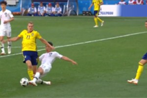 Система VAR сделала шведов победителем Кореи