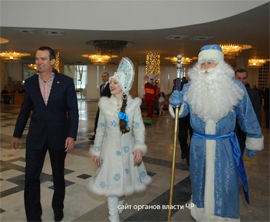 Mihail Ignatev s Dedom Morozom