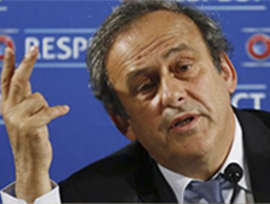 Platini podklyuchili k skandalu