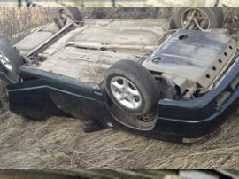 Perevernuvshayasya mashina