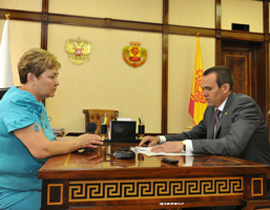 Nikolaeva na vstreche s inatjevym