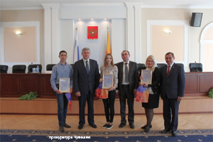 Prokuratura CHR vruchila diplomi pobeditelam po nurnbergsomu tribunalu1