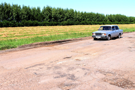 Chuvaschskie narodofrontovzi ozabocheni osvoeniem lisch treti sredstv dorognogo fonda