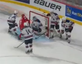 Molodegnaja sbornaja Rossii na molodegnom chempionate mira sigrala so sbornoj SSCHA v polufinale match pregdevremennoj radosti i amerikanzi po bullitam vischli v final