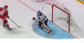 Molodegnaja sbornaja Rossii na molodegnom chempionate mira sigrala so sbornoj SSCHA v polufinale match pregdevremennoj radosti i amerikanzi po bullitam vischli v final8