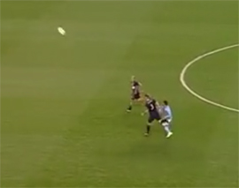 Po zentrovomu golu Vilja oboschel Pele3