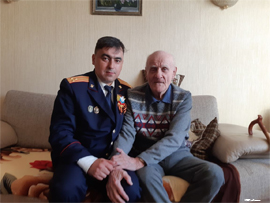 Sledovateli SU SKR po CHuvashii i sotrudniki prokuratury CHuvashii pochtili Den Pobedy11