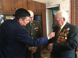 Sledovateli SU SKR po CHuvashii i sotrudniki prokuratury CHuvashii pochtili Den Pobedy12