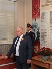 Sledovateli SU SKR po CHuvashii i sotrudniki prokuratury CHuvashii pochtili Den Pobedy2