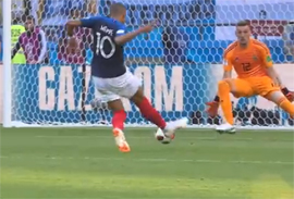 Dubli Kavani i Mbappe vyveli Urugvaj i Franciyu v chetvertfinal12