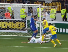 Startovoe trio pobeditelej dobilos po odnomu bezotvetnomu golu3