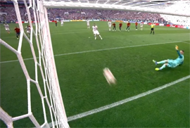 Vtoroj chetvertfinalnyj dueht voznik iz vratarskogo otrazheniya15