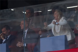 Vtoroj chetvertfinalnyj dueht voznik iz vratarskogo otrazheniya26