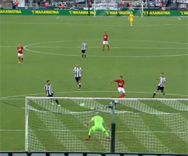 PAOKa volchok pokusal oboronu Spartaka s bochkov14