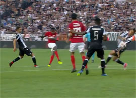 PAOKa volchok pokusal oboronu Spartaka s bochkov16