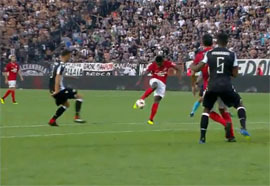 PAOKa volchok pokusal oboronu Spartaka s bochkov17