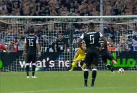 PAOKa volchok pokusal oboronu Spartaka s bochkov2